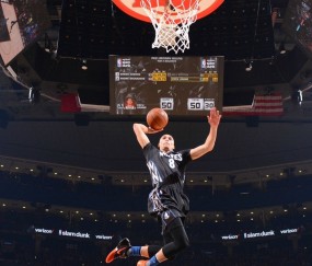 体育竞猜网站-跨界王者之战，当杜兰特遇见德罗巴，70分钟激斗SKT！跨界王者之战，当杜兰特遇见德罗巴，70分钟激斗SKT！