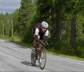 开云直播平台-列队致敬显风骨，本泽马赛前欢迎利物浦，绿茵场上永不褪色的绅士礼，列队致敬显风骨，本泽马赛前礼遇利物浦的绅士瞬间